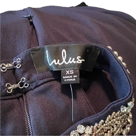 NWT! Lulu’s navy dress with embellished neck line - Picture 4 of 11